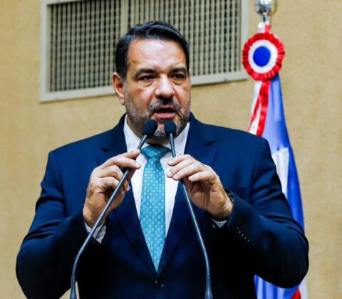 Imagem do post Deputado critica silêncio de Jerônimo sobre trabalho análogo à escravidão na BYD: “Não se esconda”