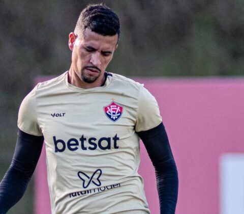 Imagem do post Vitória renova contrato com o volante Ricardo Ryller até 2025