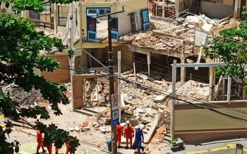 Imagem do post Desabamento de teto na escola Girassol em Salvador deixa cinco feridos