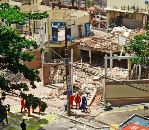 Imagem do post Desabamento de teto na escola Girassol em Salvador deixa cinco feridos