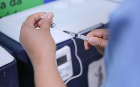 Imagem do post Ministério da Saúde amplia idade para receber vacina contra a dengue