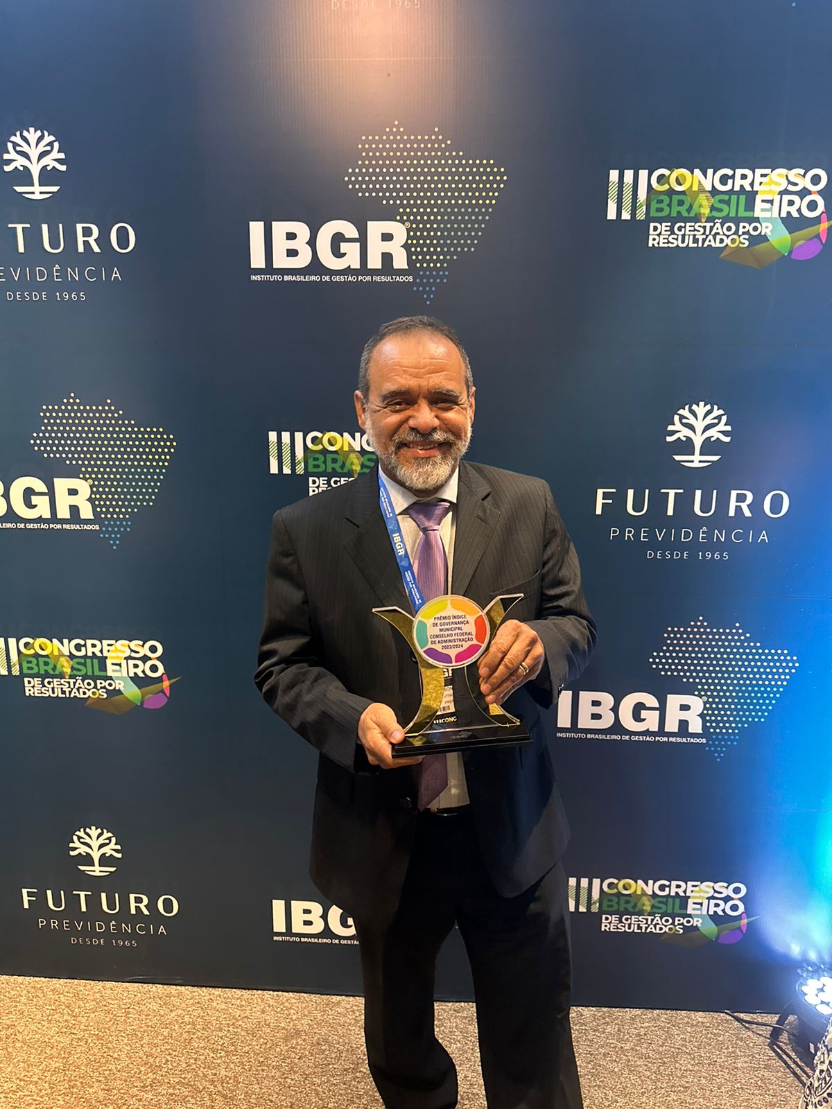 Gestão de Excelência: Prefeito de Utinga Recebe Premiação Nacional em Brasília