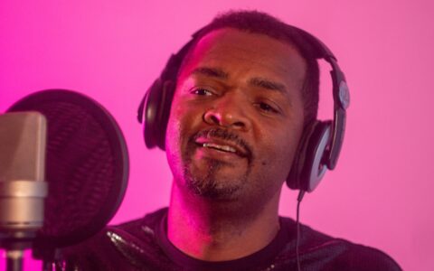 Imagem do post Roberto Kuelho lança “Dengo de Amor”, aposta dançante para o verão