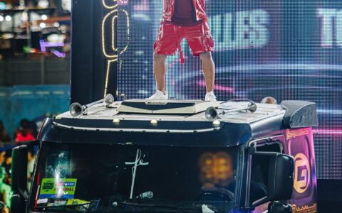 Imagem do post Tony Salles faz sua estreia solo no Carnatal com show histórico e inesquecível