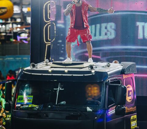 Imagem do post Tony Salles faz sua estreia solo no Carnatal com show histórico e inesquecível