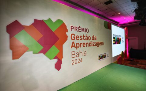 Imagem do post SEC premia escolas de destaque e avalia o ano letivo de 2024 durante seminário em Costa do Sauípe