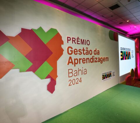 Imagem do post SEC premia escolas de destaque e avalia o ano letivo de 2024 durante seminário em Costa do Sauípe