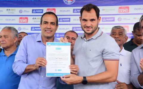 Imagem do post Prefeitura entrega mais três campos sintéticos e leva projeto Bora Bahêa Meu Bairro para São Marcos e Tancredo Neves