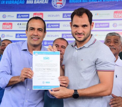 Imagem do post Prefeitura entrega mais três campos sintéticos e leva projeto Bora Bahêa Meu Bairro para São Marcos e Tancredo Neves