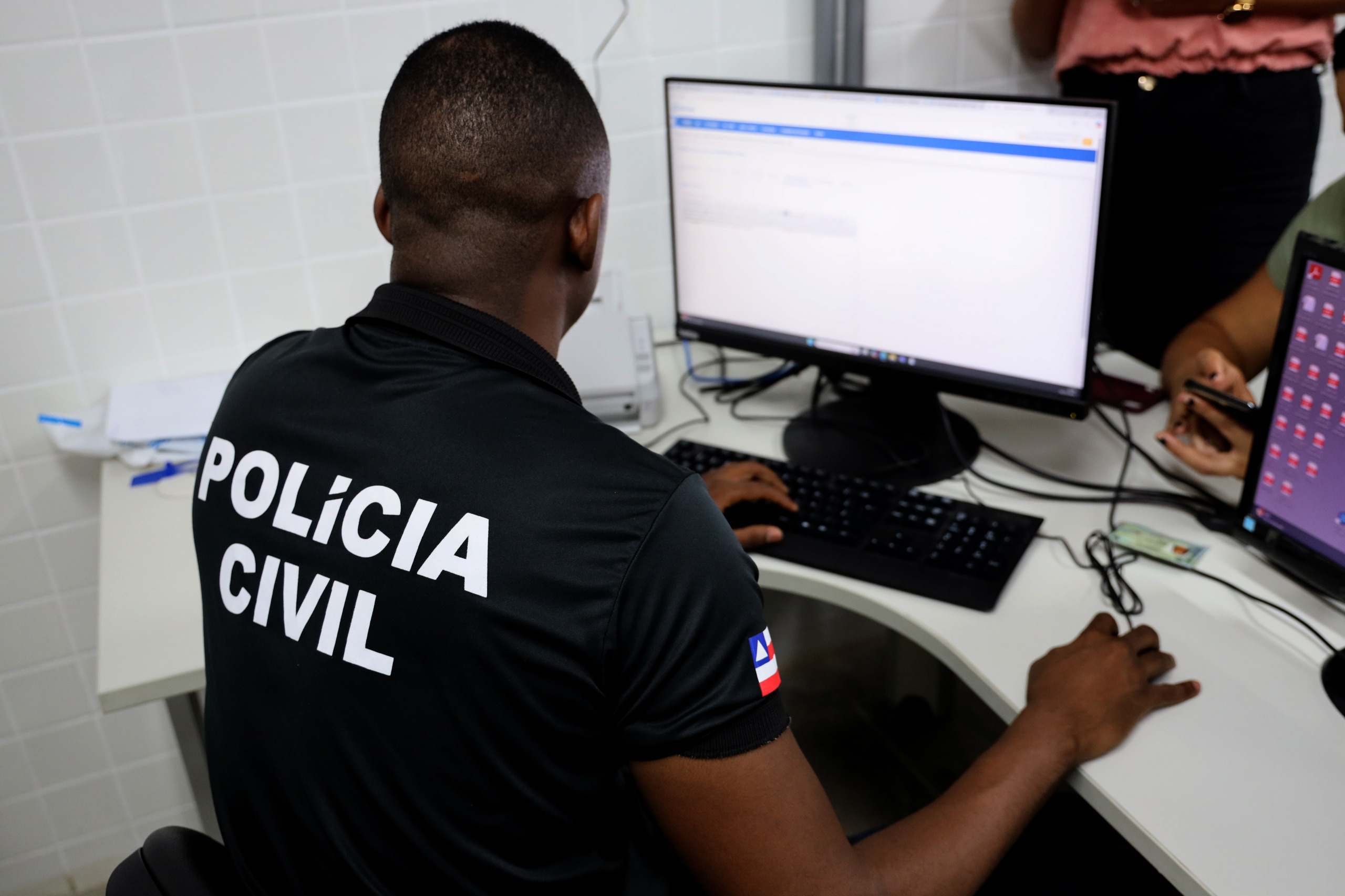 Polícia Civil realiza operação para recuperar celulares roubados e combater comércio ilegal