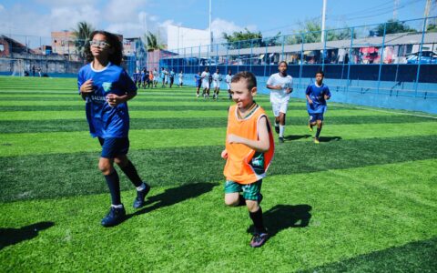 Imagem do post Prefeitura entrega Arena Esportiva do Abaeté e alcança 67 campos de grama sintética em Salvador