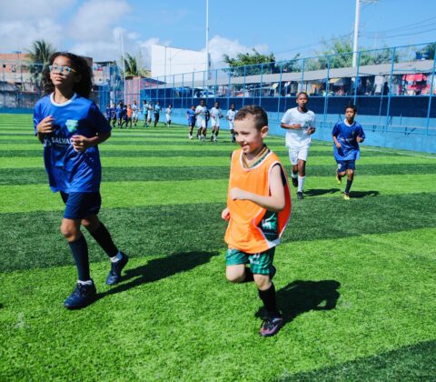 Imagem do post Prefeitura entrega Arena Esportiva do Abaeté e alcança 67 campos de grama sintética em Salvador