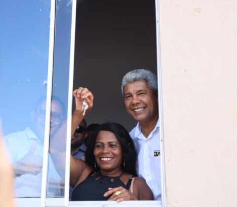 Imagem do post Moradores de Jiquiriçá recebem moradias do programa Bahia, Minha casa e escola de tempo integral