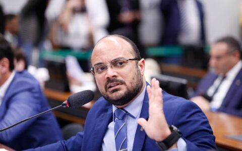 Imagem do post ‘Se o governo quer cortar gastos, por que não começa com as despesas de Lula?’, diz Capitão Alden sobre alterações no BPC