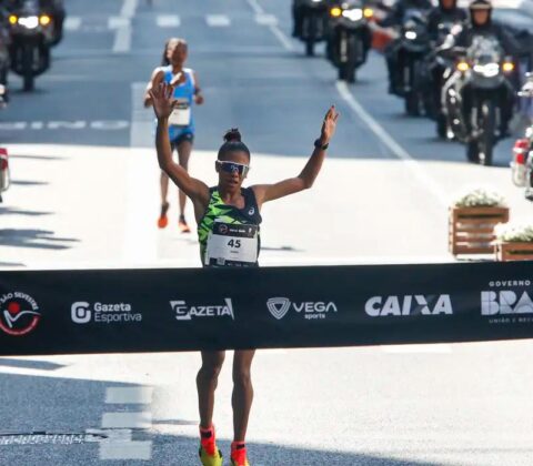 Imagem do post Núbia Oliveira, atleta baiana apoiada pelo Governo do Estado, conquista terceiro lugar na São Silvestre 2024