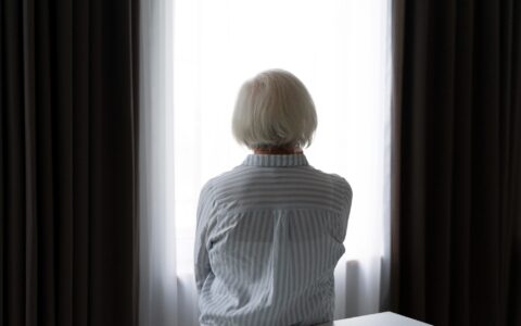 Imagem do post Solidão de fim de ano: como entender e lidar com o sentimento dos idosos nesta época?