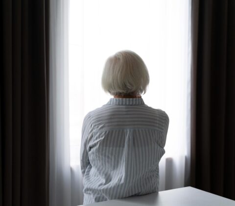 Imagem do post Solidão de fim de ano: como entender e lidar com o sentimento dos idosos nesta época?