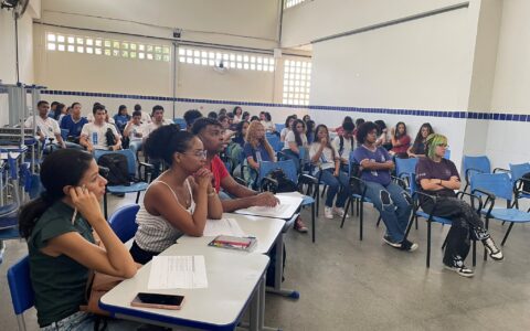 Imagem do post Projeto oferece qualificação profissional e empreendedora à mais de 200 estudantes de escola pública de Camaçari