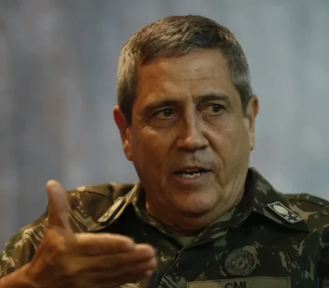 Imagem do post Braga Netto recorre ao STF e questiona imparcialidade de Moraes