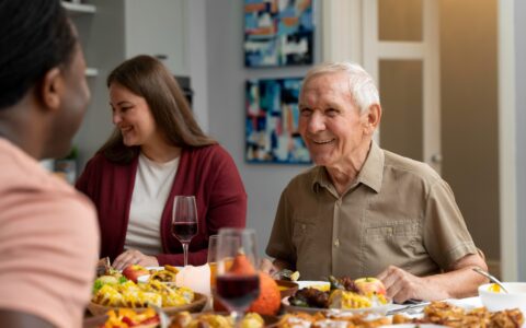 Imagem do post Ceia de Natal: especialista alerta sobre cuidados para evitar engasgo em idosos; veja dicas