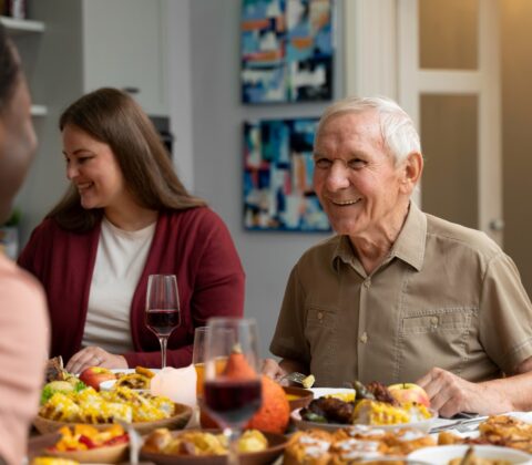 Imagem do post Ceia de Natal: especialista alerta sobre cuidados para evitar engasgo em idosos; veja dicas