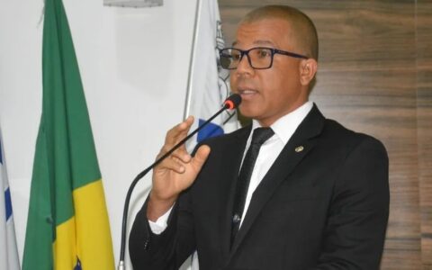Imagem do post Prefeito eleito de Serrinha anuncia novo secretário de saúde; Gustavo Pastor segue na Administração