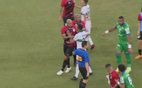 Imagem do post Racismo e porradaria! Clássico paranaense termina em briga generalizada