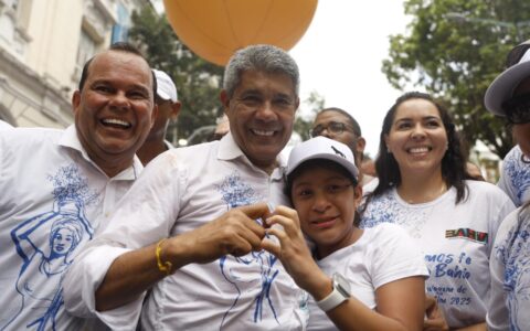 Imagem do post Geraldo Júnior fala sobre fé e esperança do povo baiano durante cortejo do Bonfim