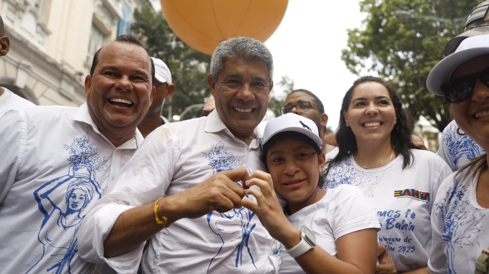 Geraldo Júnior fala sobre fé e esperança do povo baiano durante cortejo do Bonfim