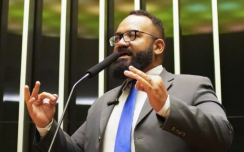 Imagem do post Deputado apresenta moção de repúdio contra projeto que cria “Dia da Prostituta”