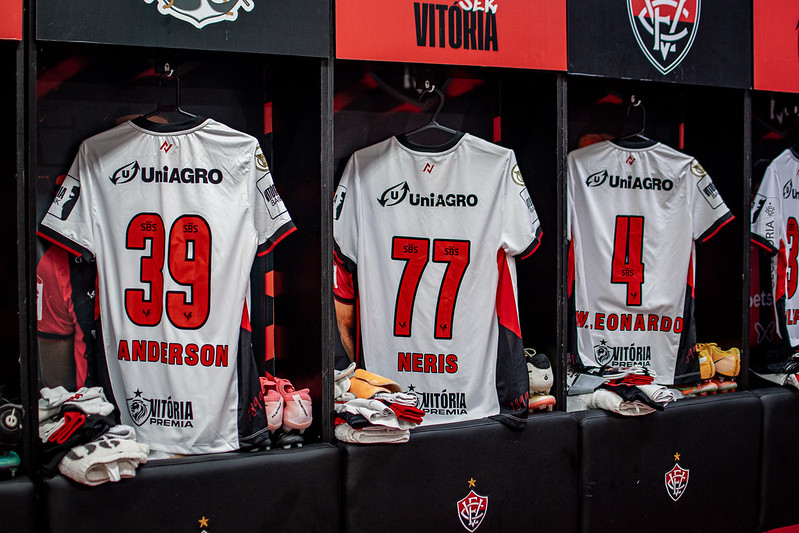 Confira os 11 iniciais escolhidos por Thiago Carpini para o jogo de hoje