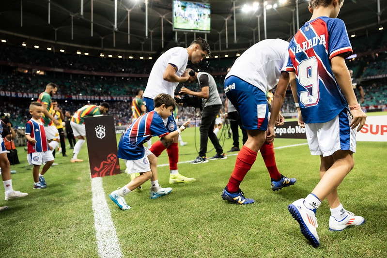 Bahia definido e escalado! Confira os 11 iniciais do tricolor para confronto contra o Porto