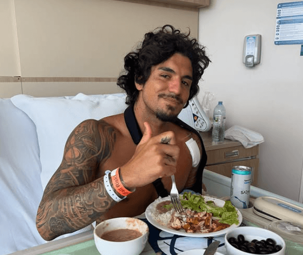 Gabriel Medina sofre grave lesão e está fora da Liga Mundial de Surfe