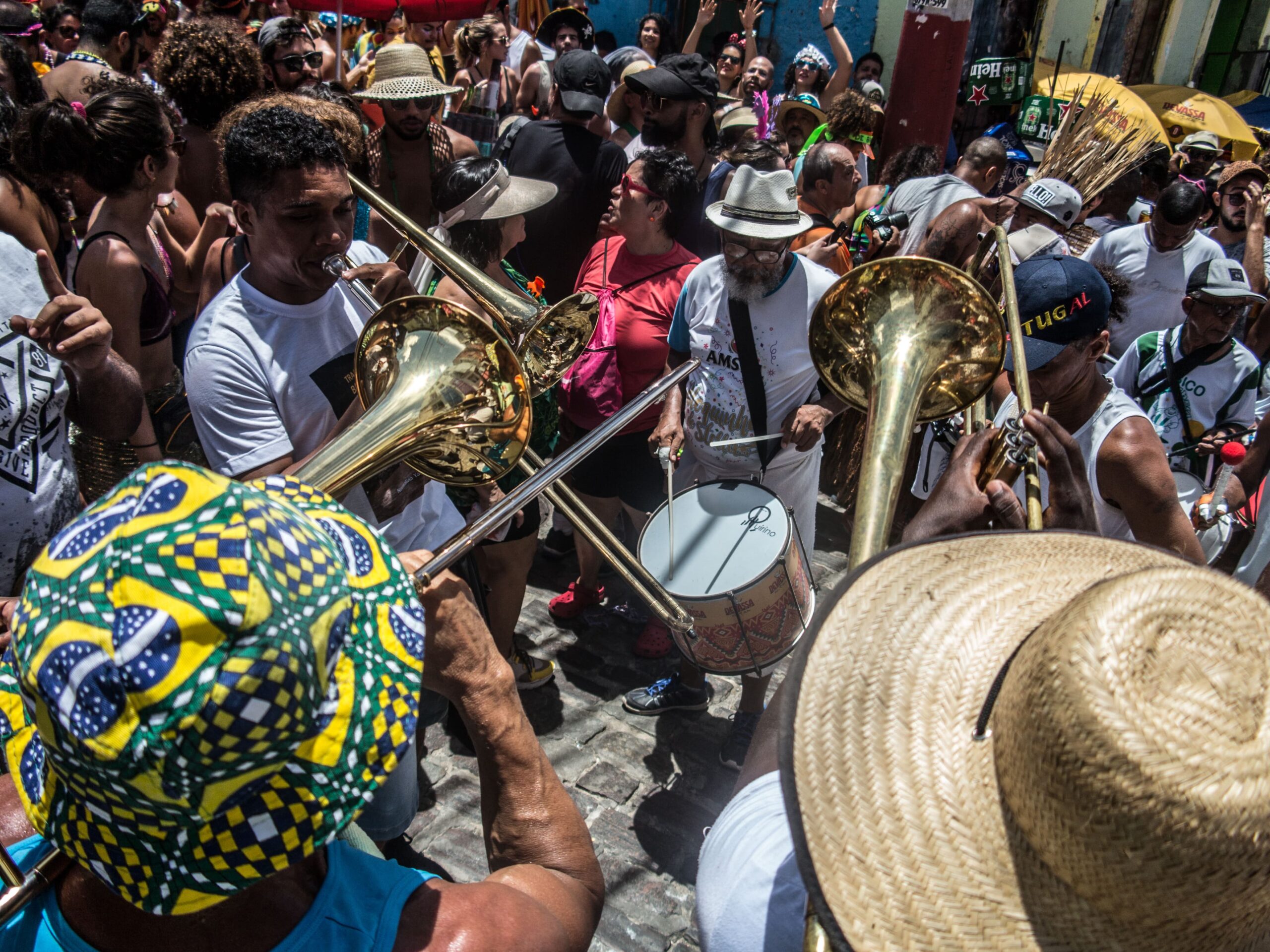 Ladeira da Preguiça vira palco de batalha de charangas na Lavagem do Bonfim
