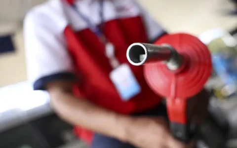 Imagem do post Petrobras reduz preço da gasolina em 4,9% a partir desta terça (21)
