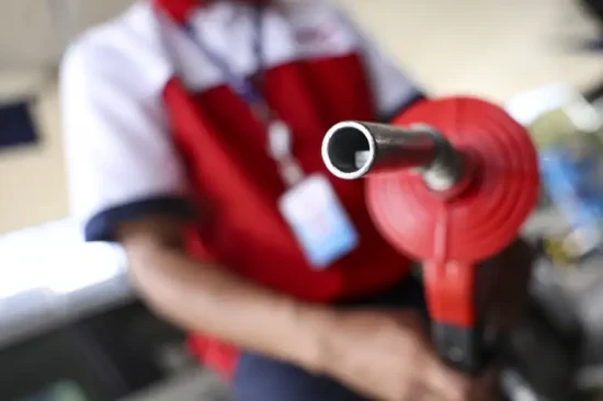 Petrobras reduz preço da gasolina para distribuidoras