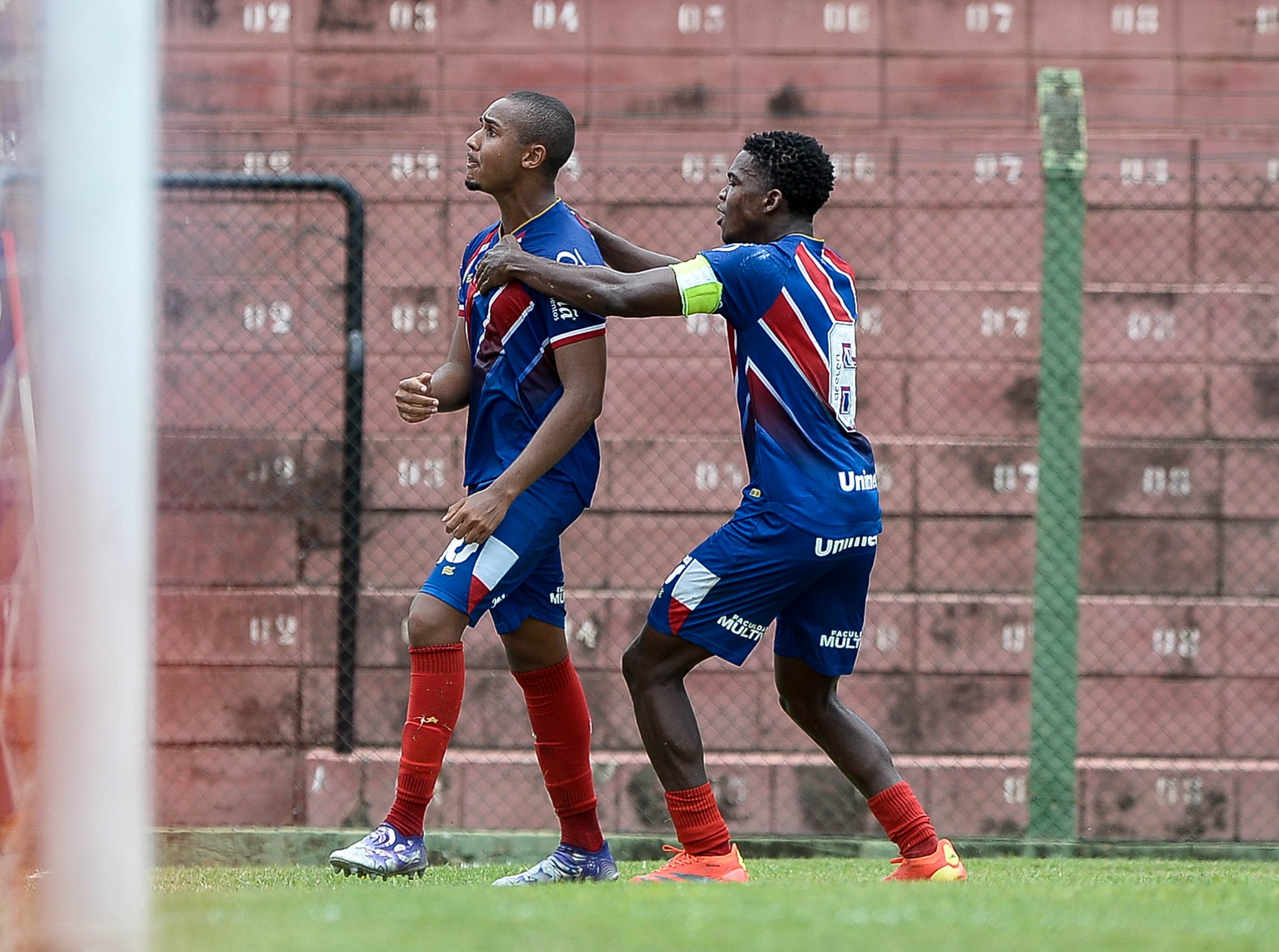 Bahia vence Desportivo Brasil de virada e avança à terceira fase da Copinha