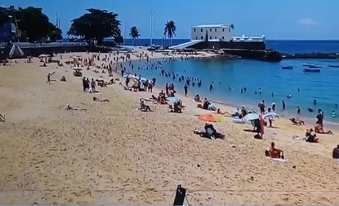 Imagem do post Sem acordo: ambulantes mantêm protesto e Porto da Barra segue sem cadeiras e mesas