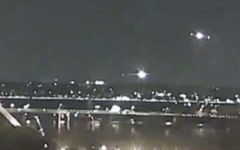 Imagem do post Veja momento do choque entre avião e helicóptero nos EUA