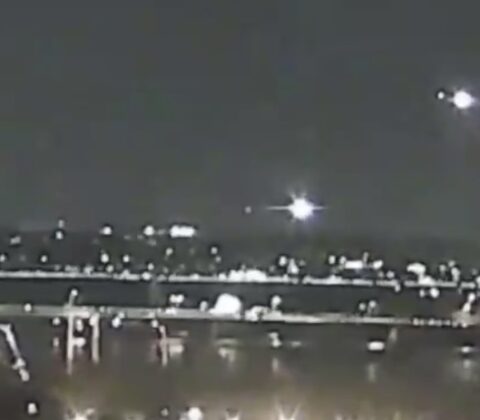 Imagem do post Veja momento do choque entre avião e helicóptero nos EUA