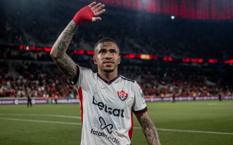 Imagem do post Vitória frustra transferência de Lucas Esteves ao Grêmio; veja comprovante de devolução do valor da multa rescisória