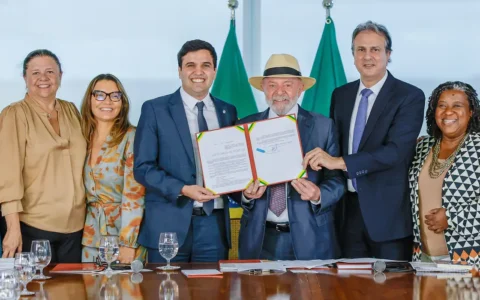 Imagem do post Lula sanciona lei que proíbe uso dos celulares nas escolas