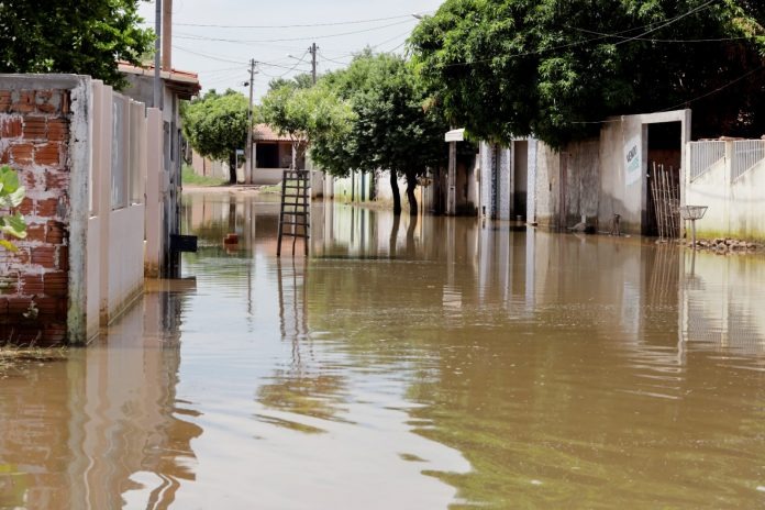 Governo da Bahia liga “alerta” após fortes chuvas no estado