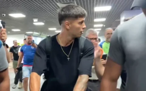 Imagem do post VÍDEO: zagueiro argentino desembarca em Salvador para assinar com Bahia