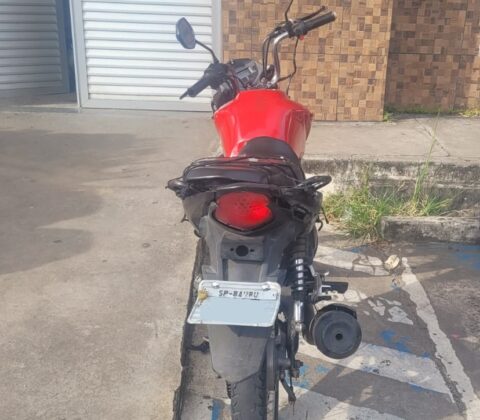 Imagem do post Motocicleta adulterada é apreendida na Avenida Sete, em Salvador