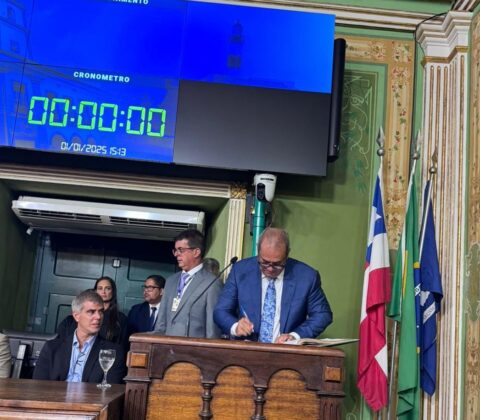 Imagem do post Carlos Muniz toma posse para seu 5º mandato na Câmara Municipal de Salvador