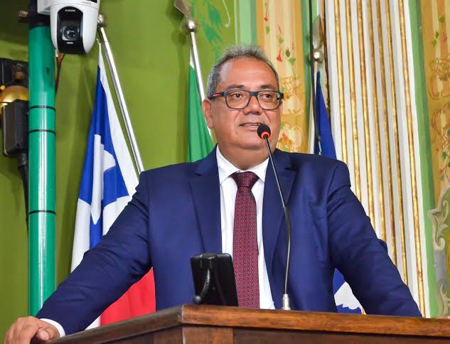 “Nossa prioridade é lutar pela população”, diz Carlos Muniz no Dia do Vereador