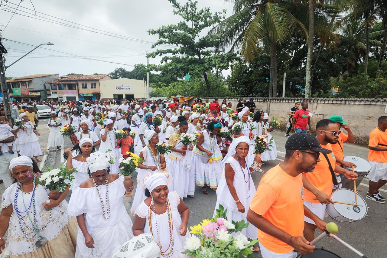 Com participação popular e de artistas locais, Camaçari abre ciclo de lavagens em Barra do Pojuca