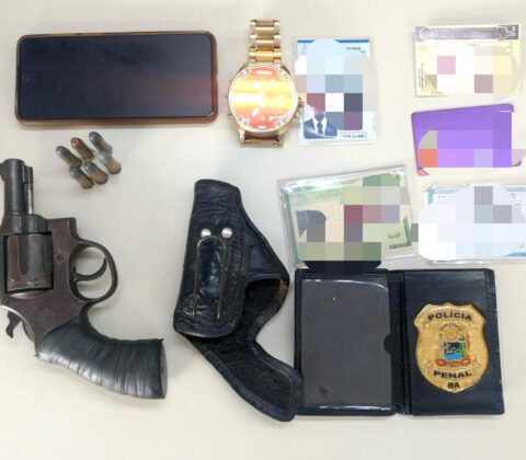 Imagem do post Homem com falso distintivo policial é preso pela PM