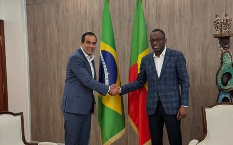 Imagem do post Bruno Reis discute revitalização da Casa do Benin em reunião com ministro de Relações Exteriores do país africano